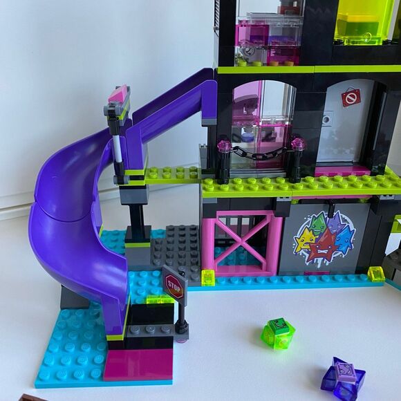 LEGO DC Super Hero Girls Lena Luthor Kryptomite Factory 41238 Building‎ Retired - Picture 6 of 12